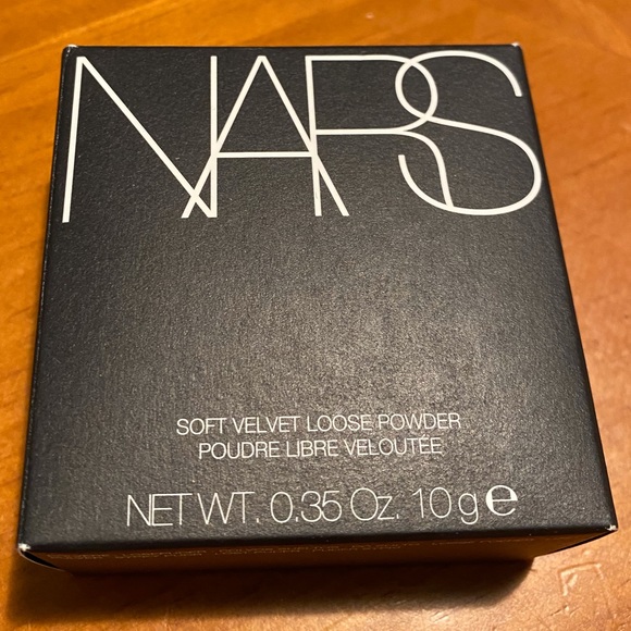 NARS Soft Velvet Loose Powder - Picture 2 of 10